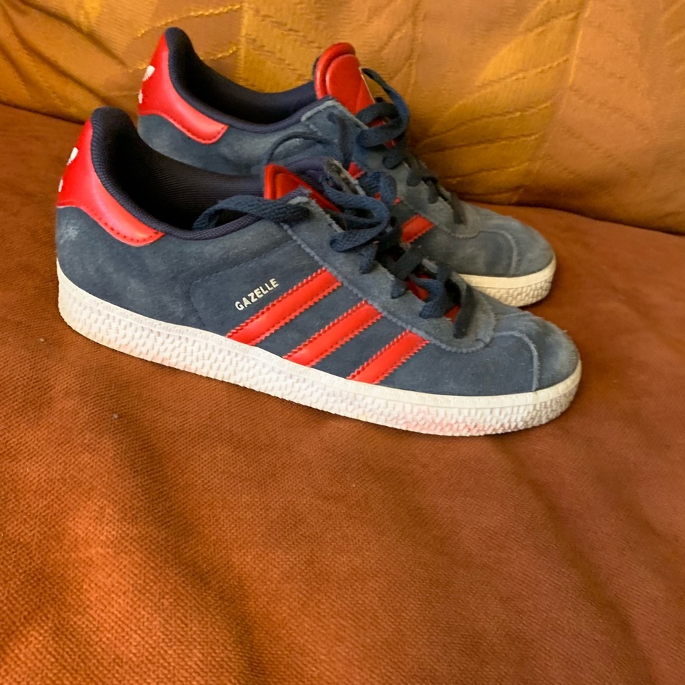 Adidas Gazelle Boys shoe size 3 Blue/Red